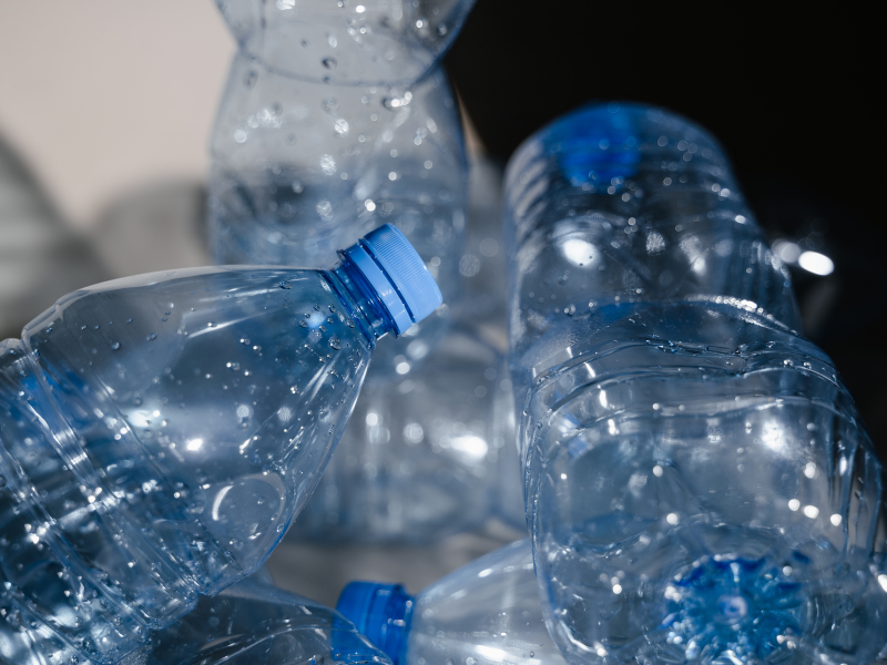 Interdiction des bouteilles en plastique de petit format une — free download